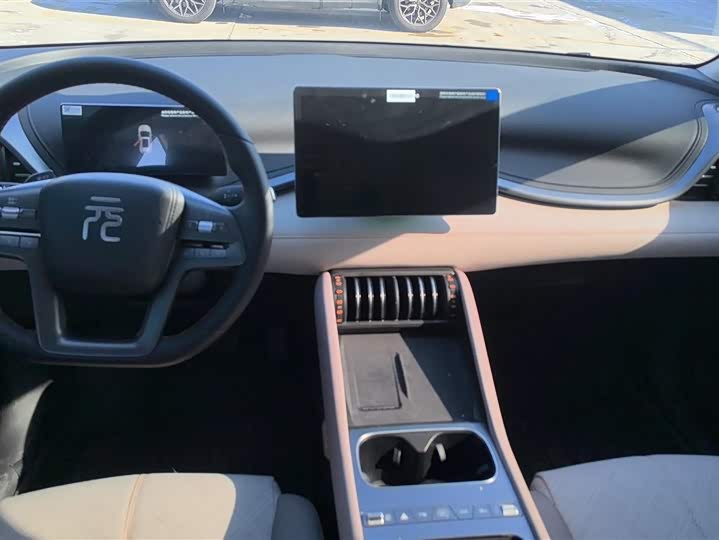 Фото 6 - BYD Yuan Plus