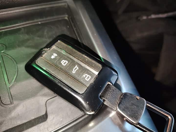 Фото 9 - Tank 300