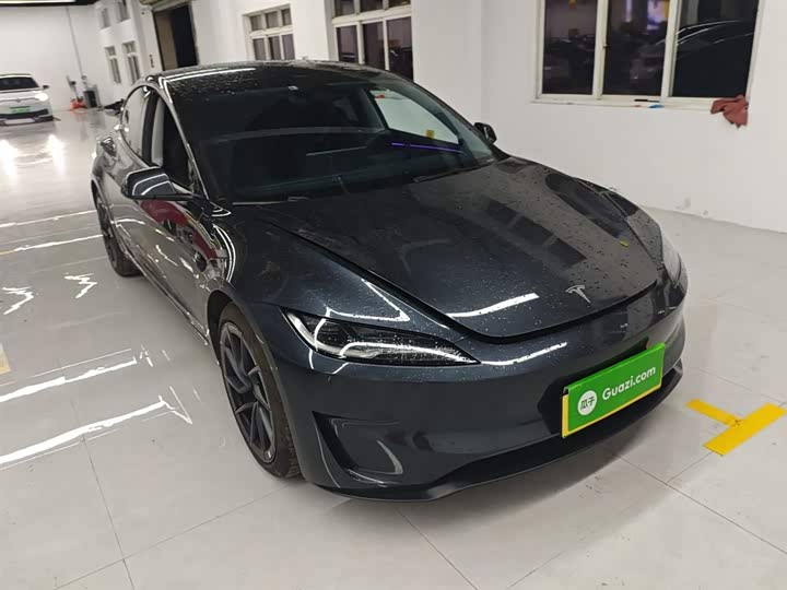 Фото 4 - Tesla Model 3