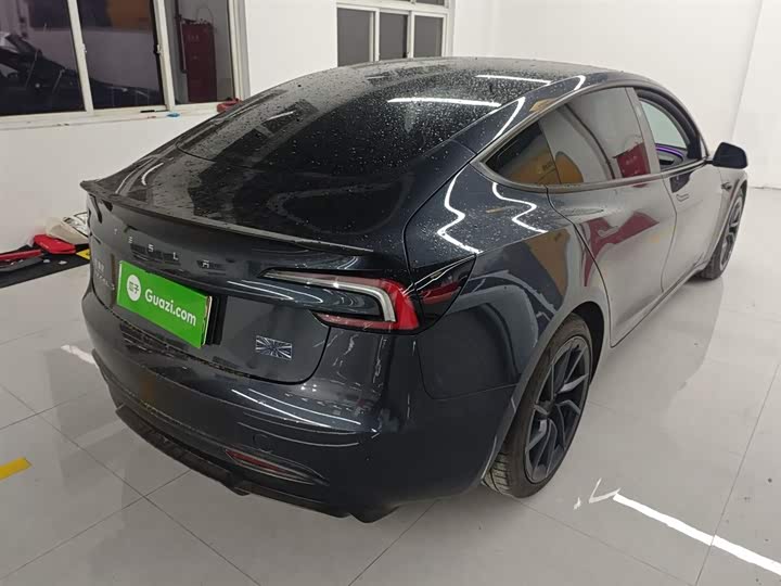 Фото 7 - Tesla Model 3