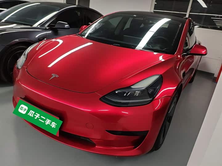 Фото 2 - Tesla Model 3