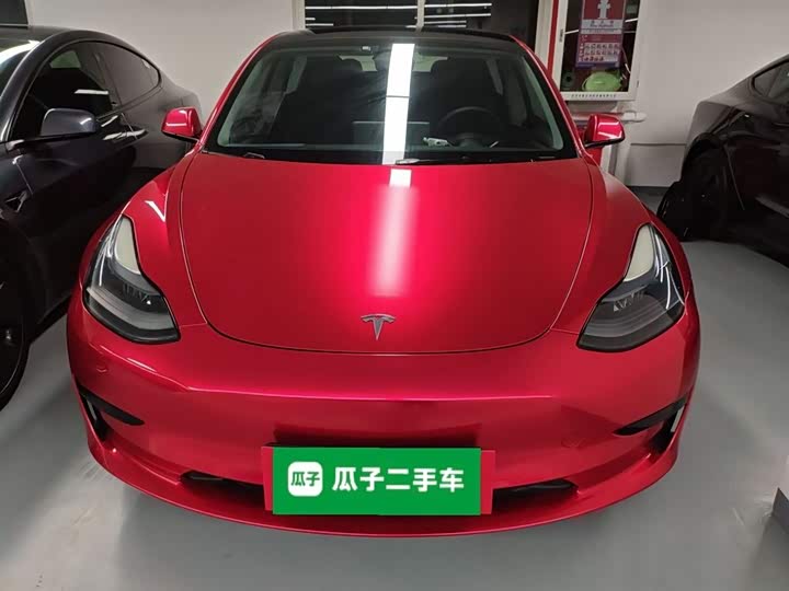 Фото 3 - Tesla Model 3