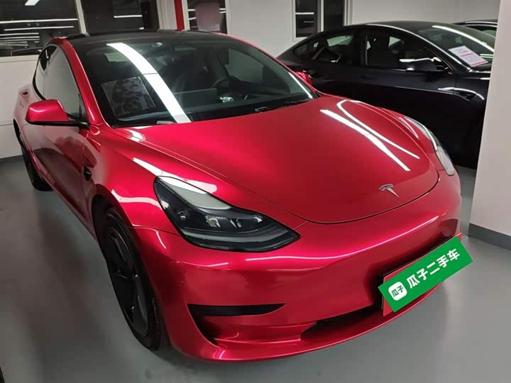 Фото 4 - Tesla Model 3