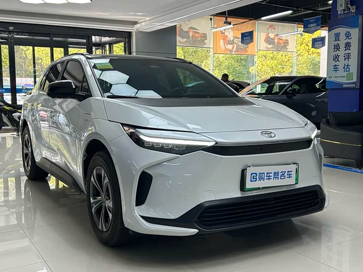 Фото 3 - Toyota bZ4X Platinum