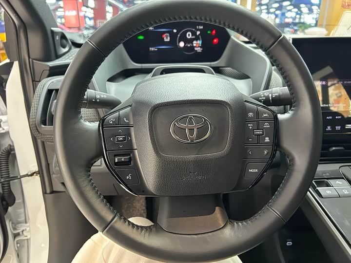 Фото 6 - Toyota bZ4X Platinum