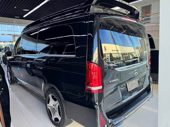 Фото 5 - Mercedes-Benz V-Class