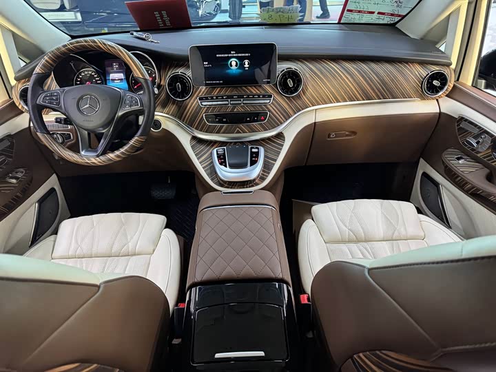 Фото 8 - Mercedes-Benz V-Class