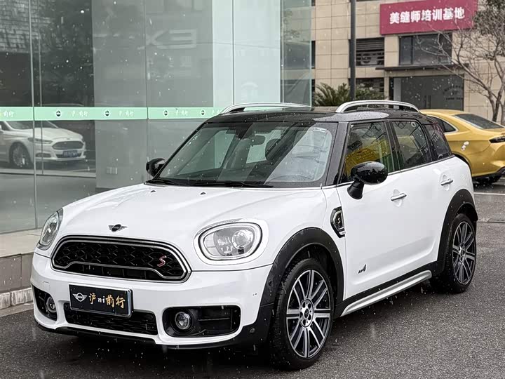 Фото 1 - Mini Countryman