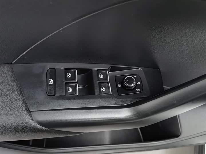 Фото 9 - Volkswagen Tacqua