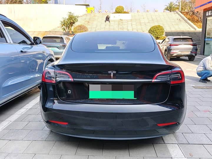 Фото 7 - Tesla Model 3