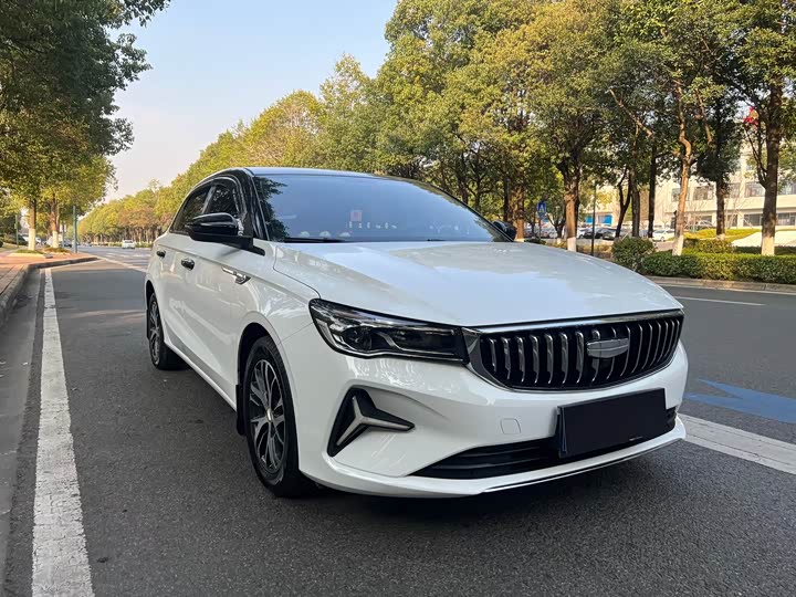 Фото 3 - Geely Emgrand