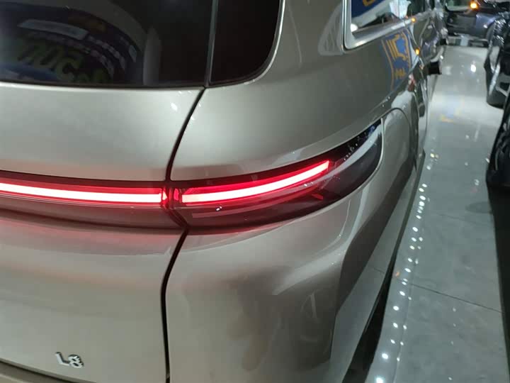 Фото 8 - LiXiang L8