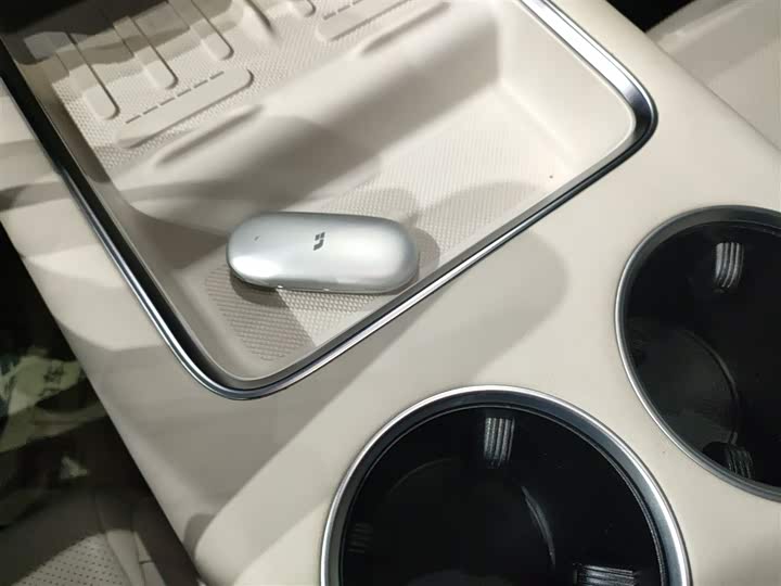 Фото 9 - LiXiang L8