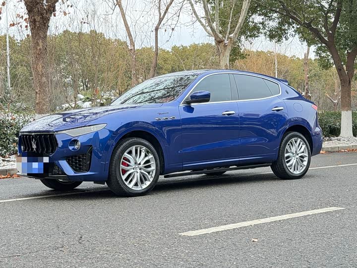 Фото 3 - Maserati Levante