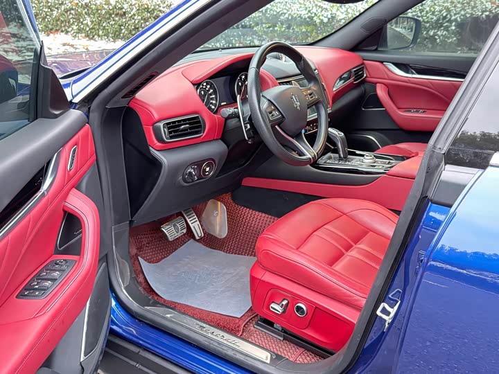 Фото 5 - Maserati Levante