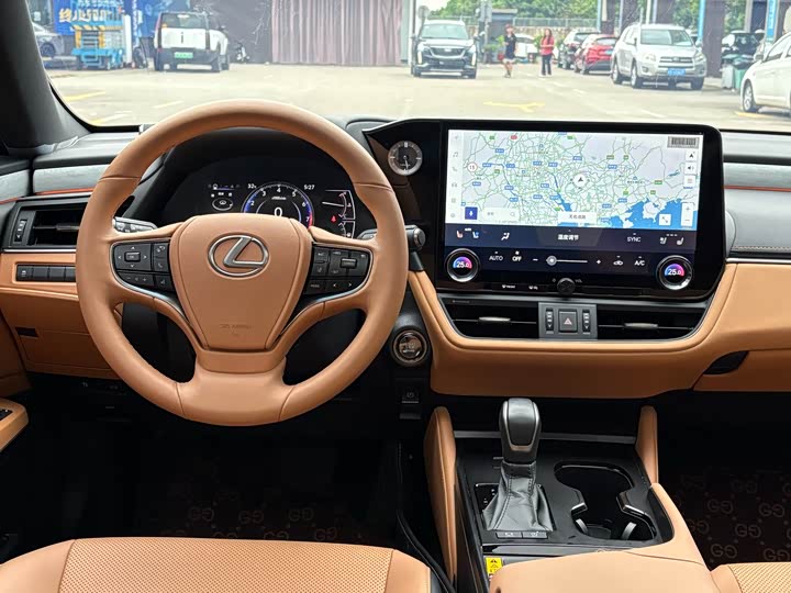 Фото 5 - Lexus ES