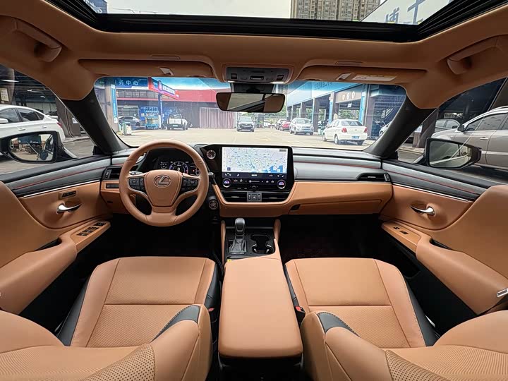 Фото 6 - Lexus ES