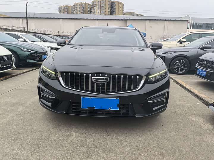 Фото 2 - Geely Preface