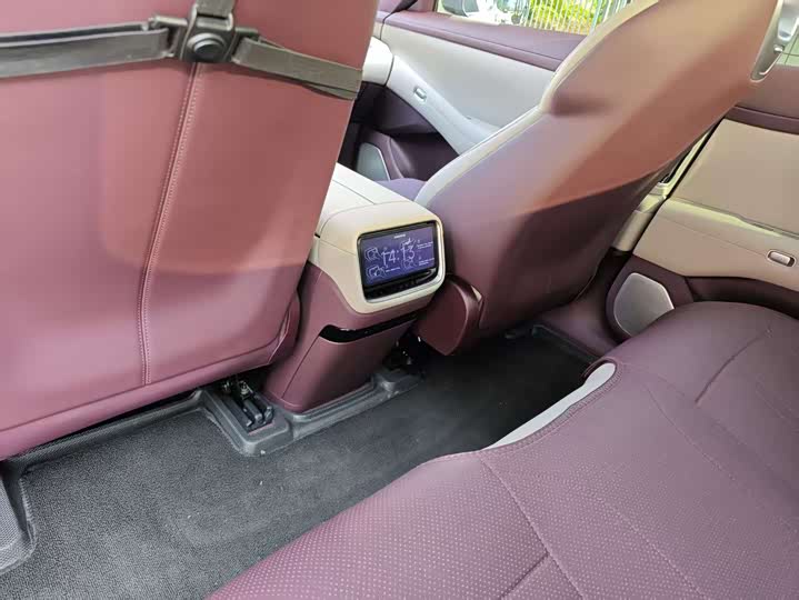 Фото 8 - Xiaomi YU7