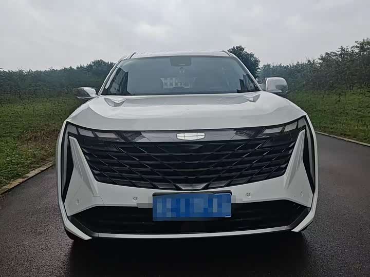 Фото 2 - Geely Atlas L