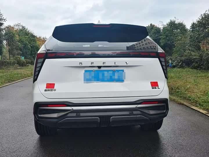 Фото 7 - Geely Atlas L