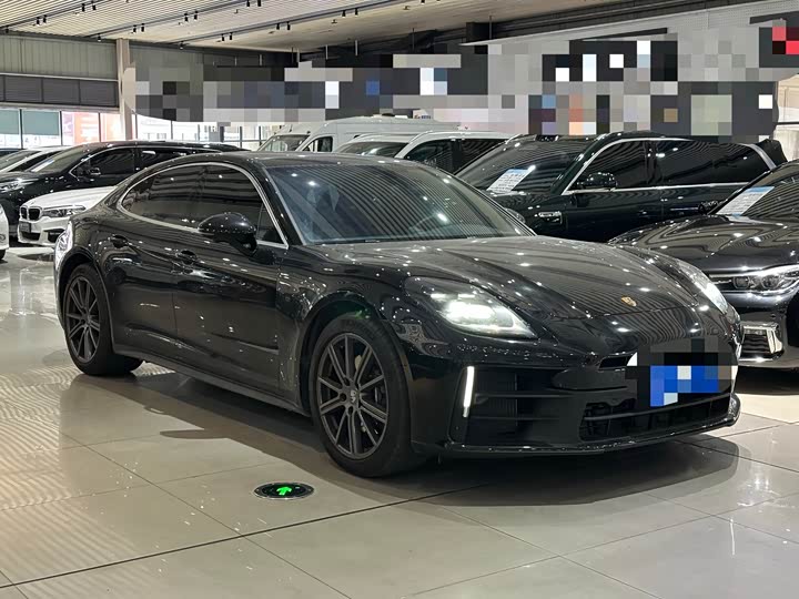 Фото 2 - Porsche Panamera