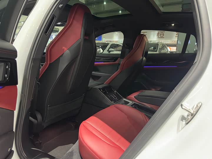 Фото 8 - Porsche Panamera