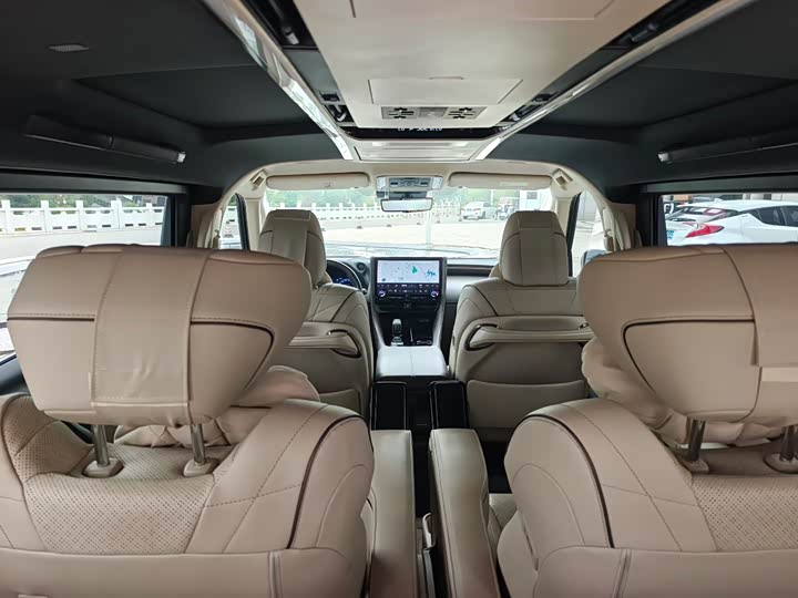 Фото 2 - Toyota Vellfire