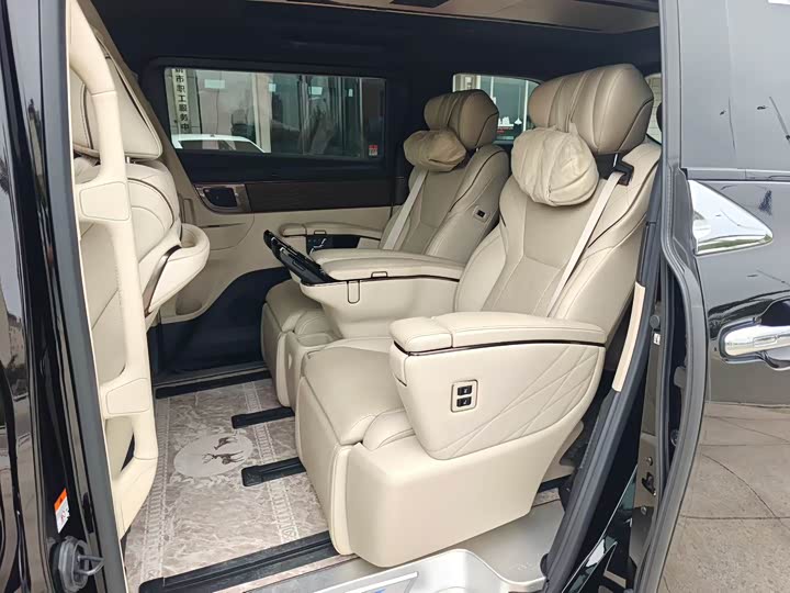 Фото 4 - Toyota Vellfire