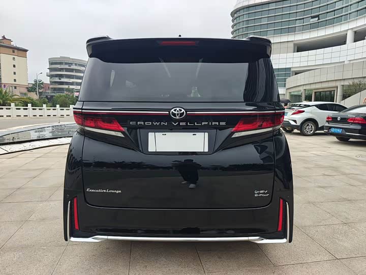 Фото 8 - Toyota Vellfire