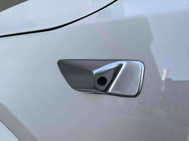 Фото 8 - LiXiang L7