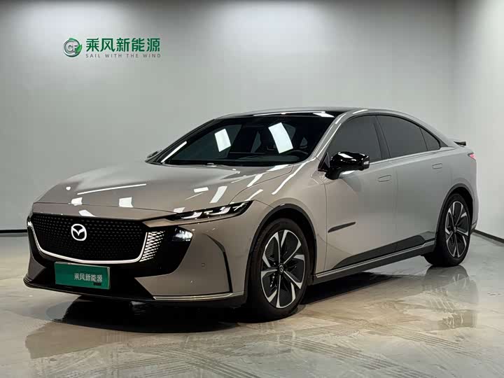 Фото 2 - Mazda EZ-6