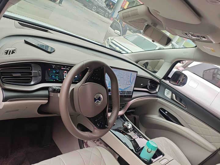 Фото 7 - Denza D9