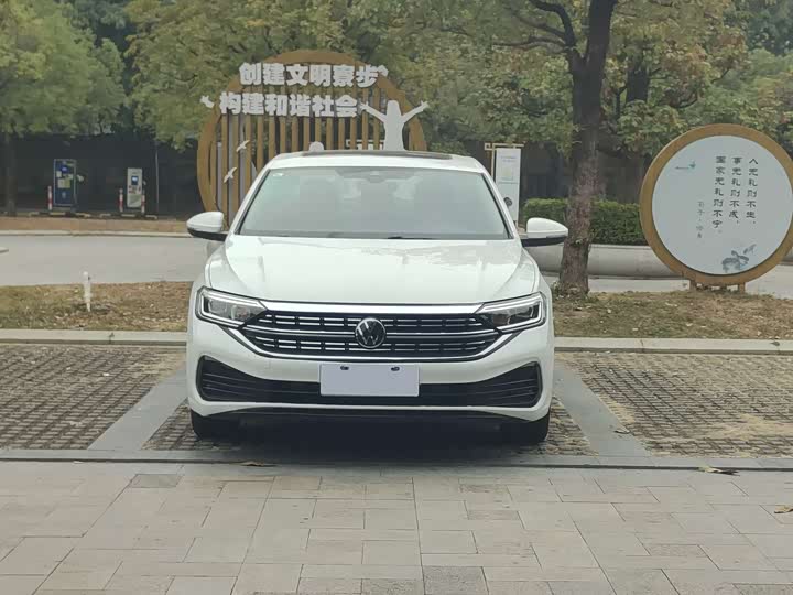 Фото 2 - Volkswagen Sagitar L