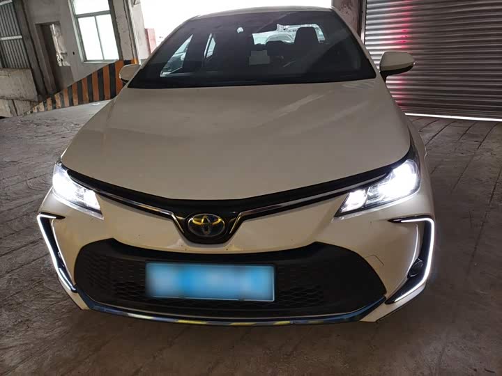 Фото 3 - Toyota Corolla