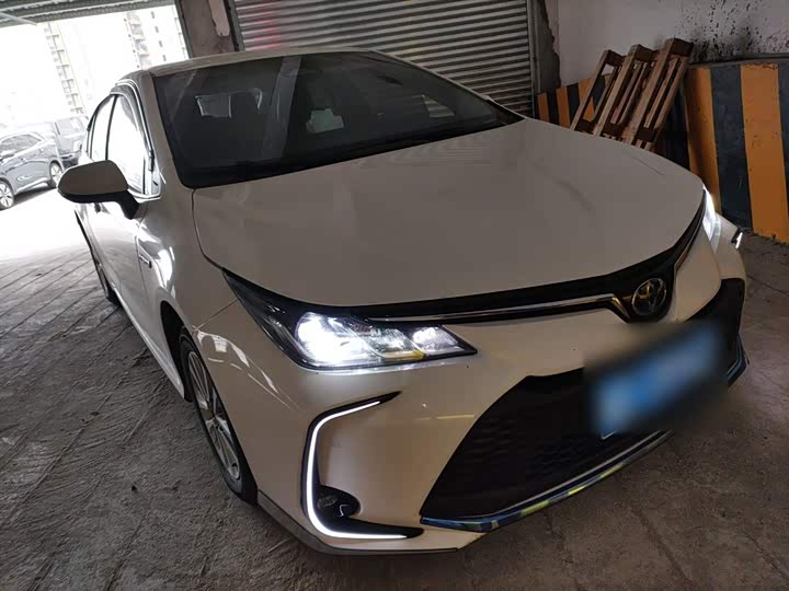 Фото 4 - Toyota Corolla