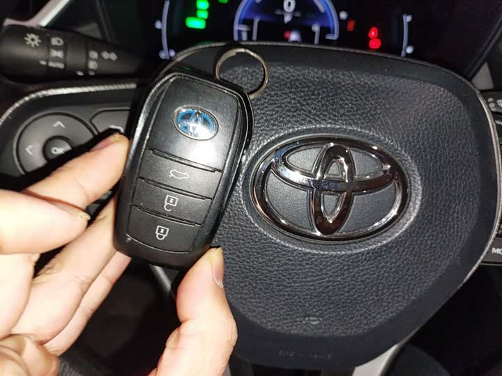 Фото 9 - Toyota Corolla