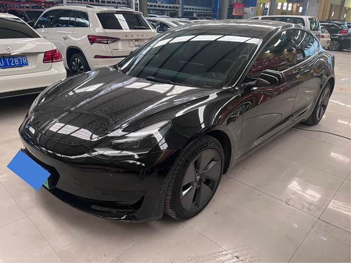 Фото 1 - Tesla Model 3