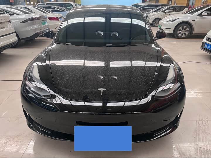 Фото 2 - Tesla Model 3