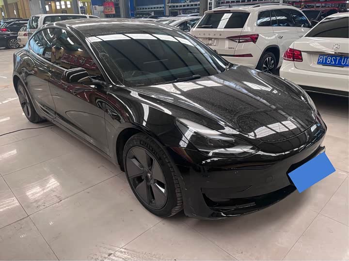 Фото 3 - Tesla Model 3