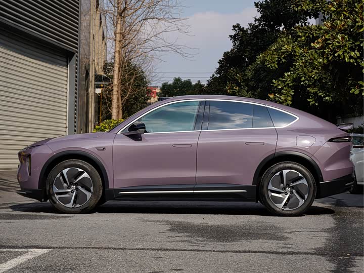 Фото 4 - Nio EC6