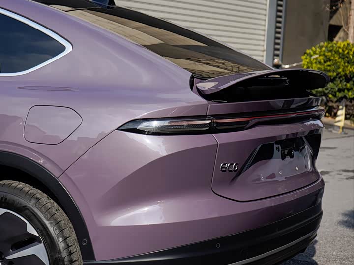 Фото 8 - Nio EC6