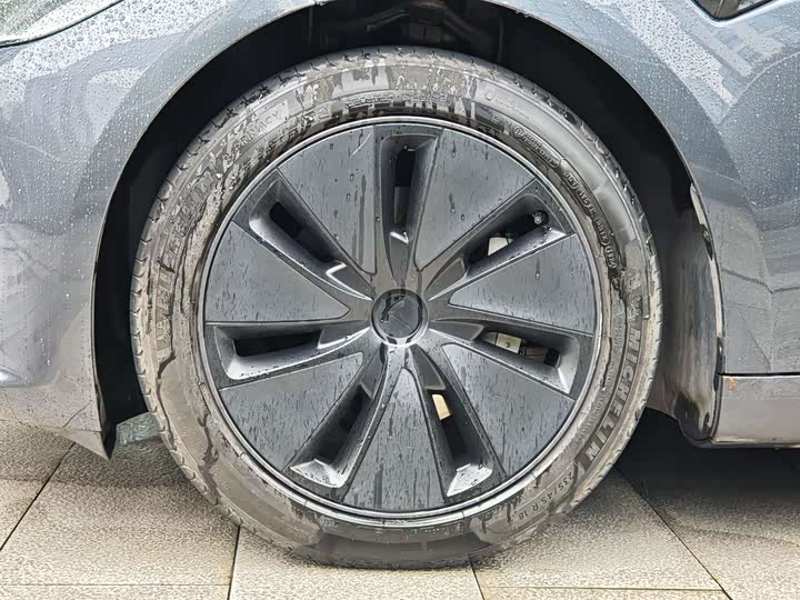 Фото 5 - Tesla Model 3