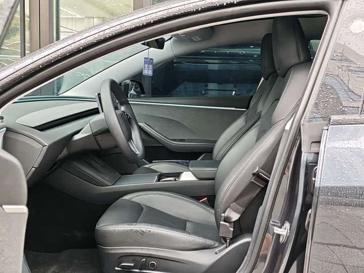 Фото 6 - Tesla Model 3