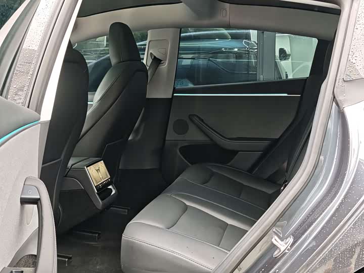 Фото 7 - Tesla Model 3