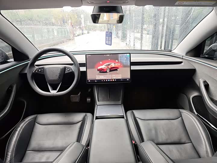 Фото 8 - Tesla Model 3