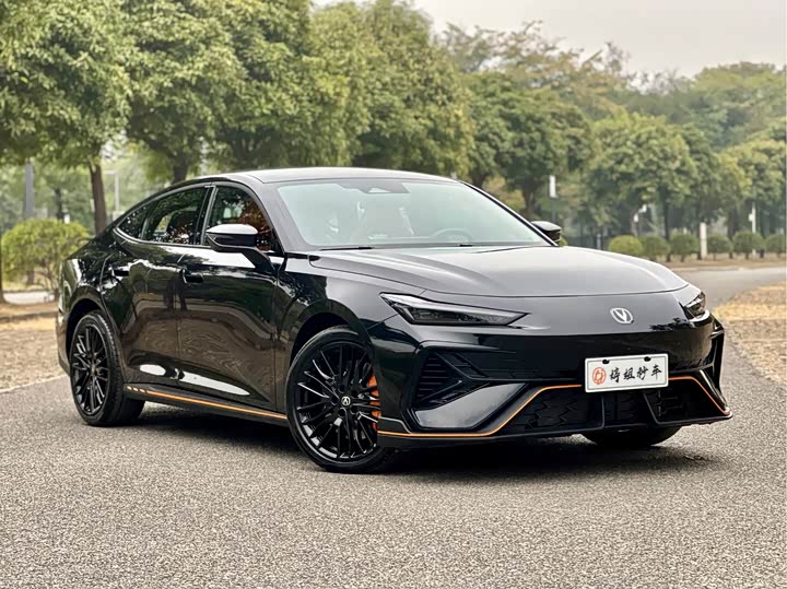 Фото 2 - Changan UNI-V