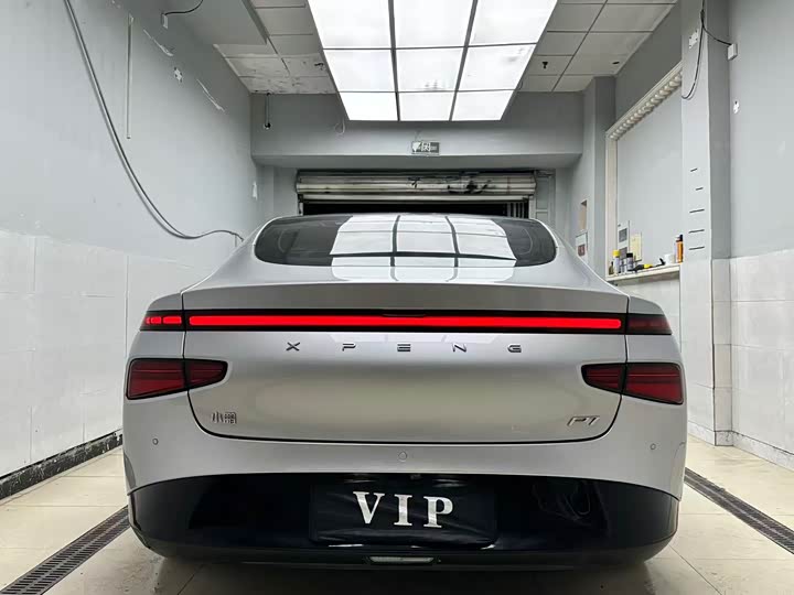 Фото 3 - XPeng P7