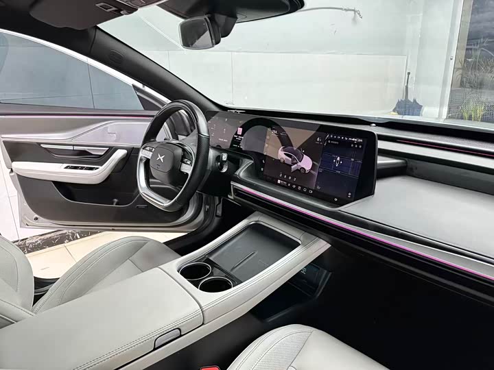 Фото 8 - XPeng P7