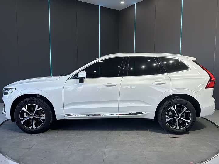 Фото 4 - Volvo XC60